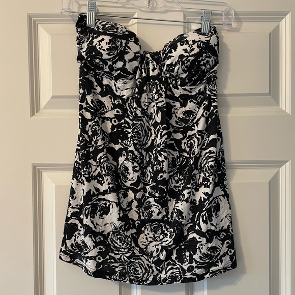 Strapless black and white floral rose top - Picture 1 of 1
